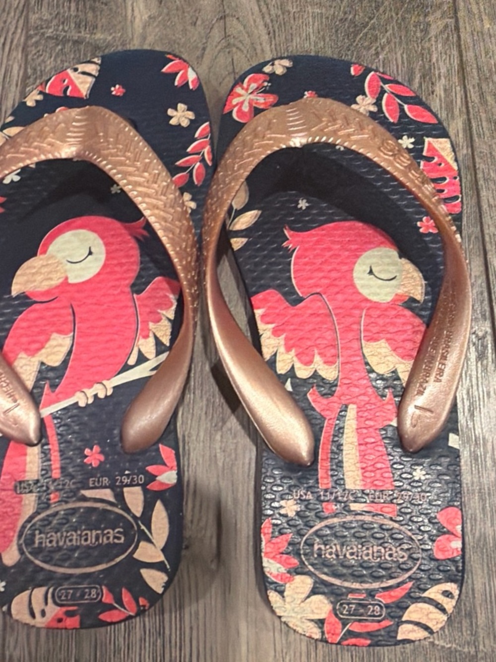 Havaianas Kids Parrot Flip Flops in Navy, Pink and Rose Gold